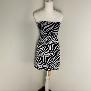 Y2K Black & White Zebra Print Strapless Mini Dress – Stretchy (Fits S/M)